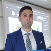 Insegnante abilitato con anni di esperienza